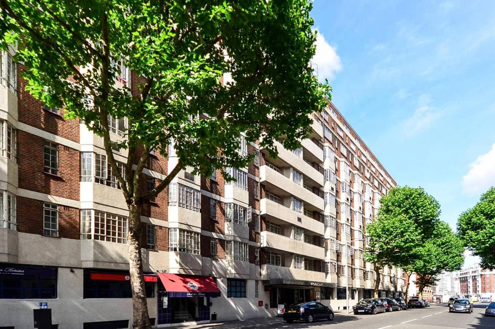 Chelsea Flat 10 Mins Harrods, Balcony, Gym, Air Conditioning Appartement Londen